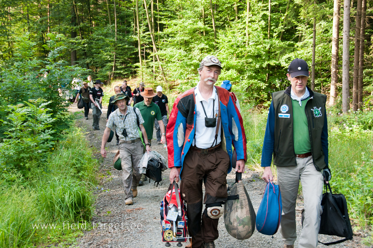 To the Lanes approx 800 m